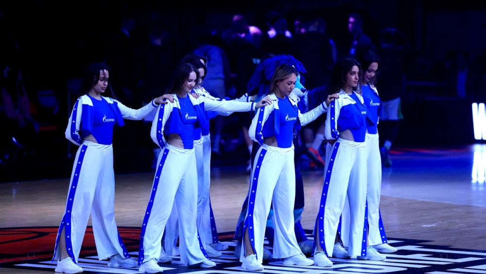 Победный дебют УНИКСа. Фотогалерея матча в Санкт-Петербурге