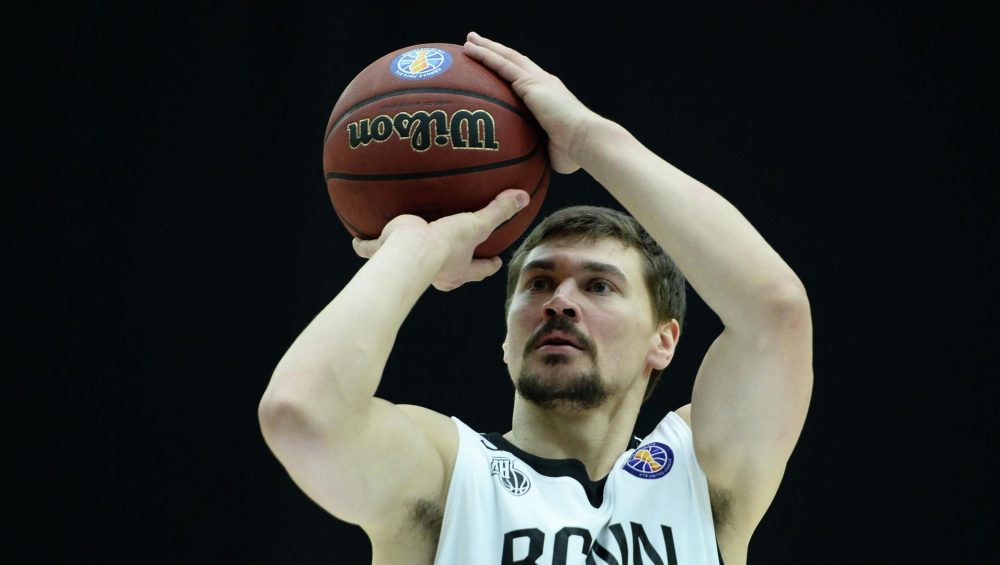 Евгений Бабурин стал игроком УНИКСа
