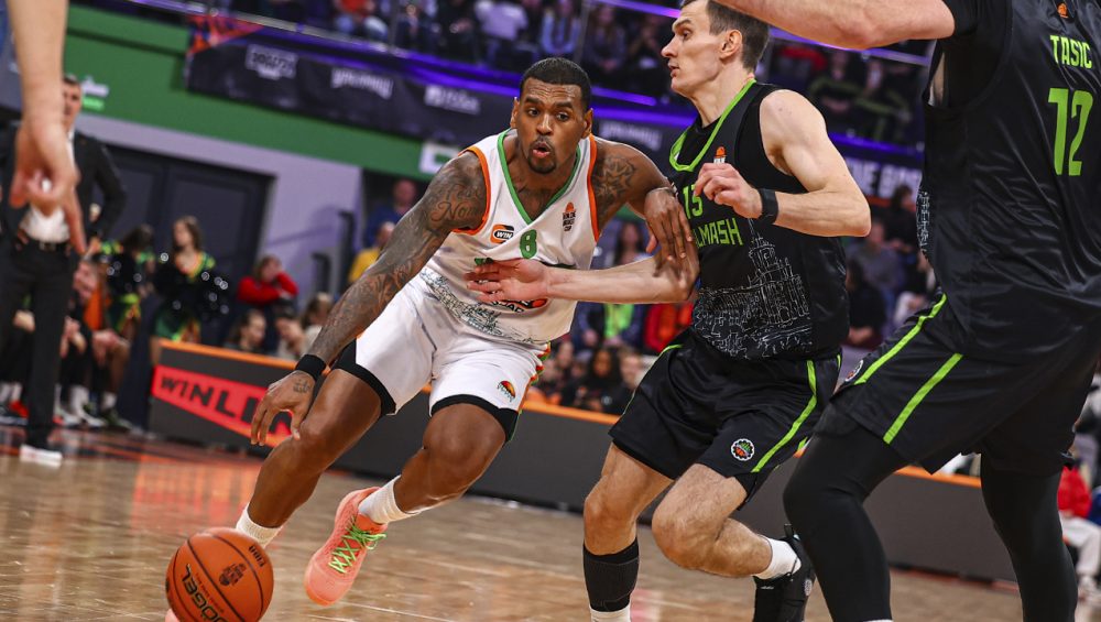 UNICS kicks off the Cup Season with a Win in Yekaterinburg